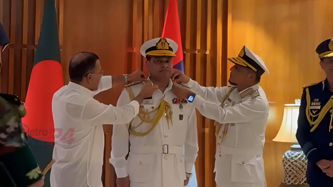 Vice Admiral Khondokar Misbah Ul Azim Decorated as New Chief of Naval Staff